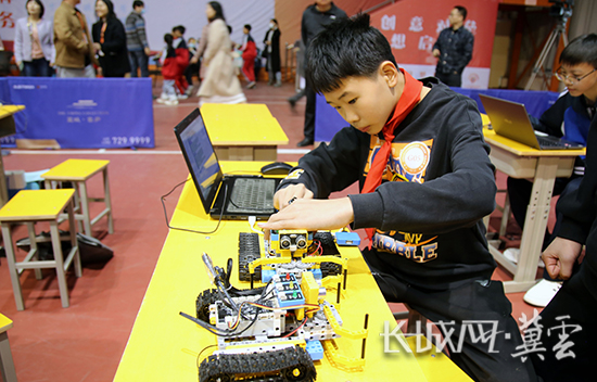 图为比赛现场。3