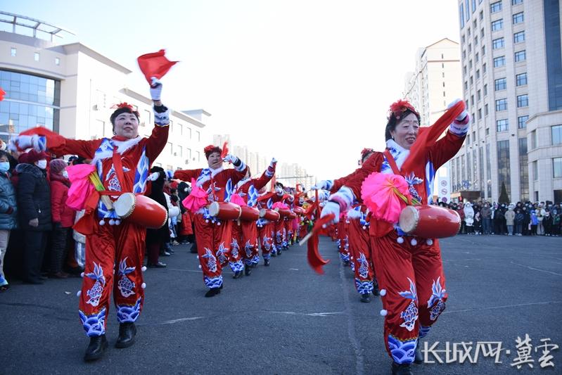 下花园区元宵节民艺表演精彩纷呈