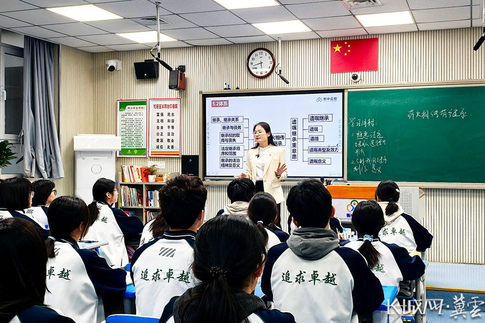 感恩奋进 双争有我｜代忖：匠心筑梦 做好学生成长的引路人