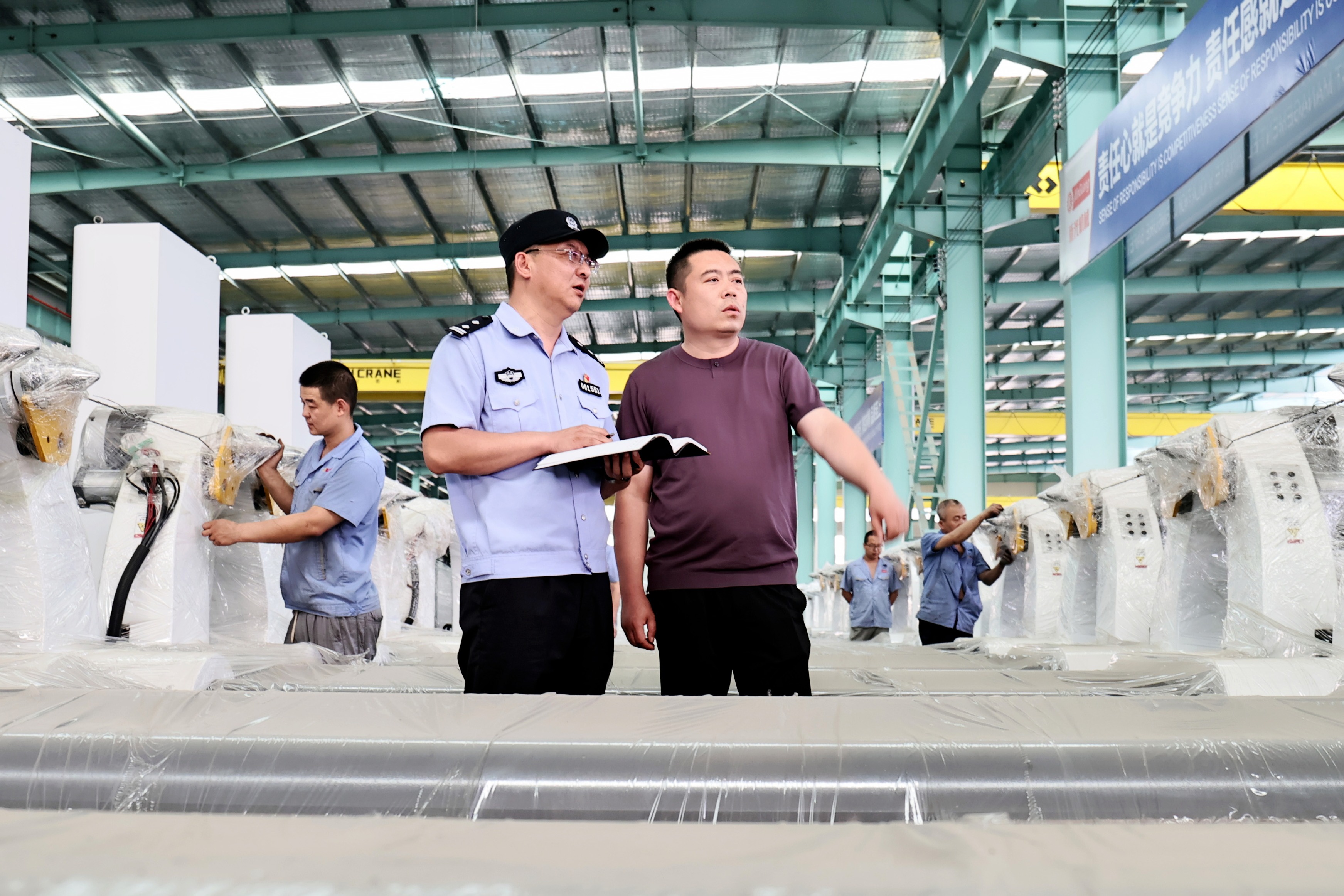 东光：民辅警开展联动上门服务 解企业之“需”