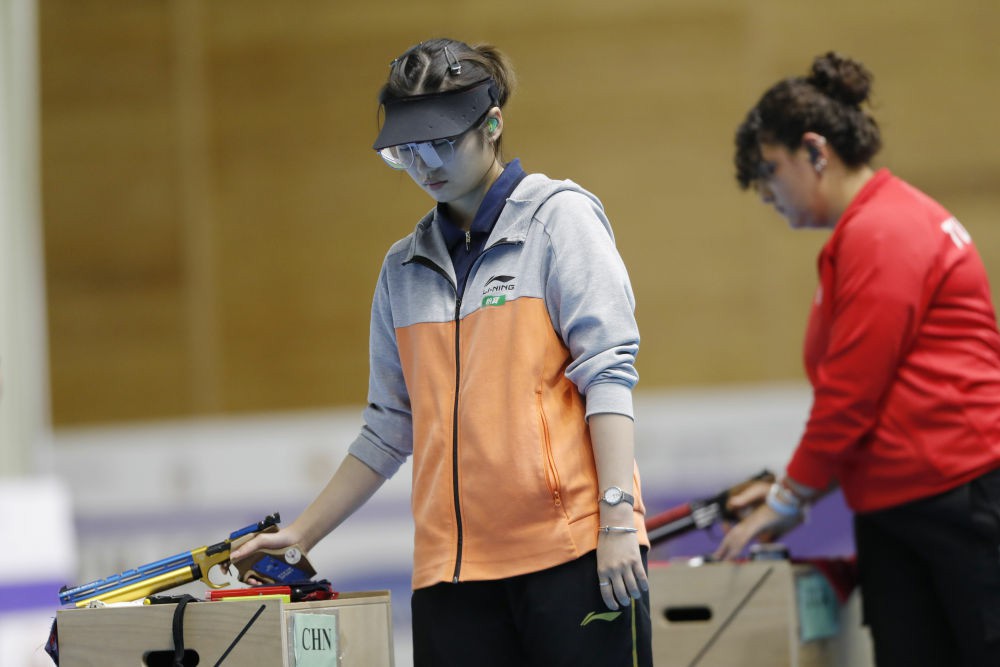 射击世锦赛：中国队再夺两金 团体项目破世界纪录