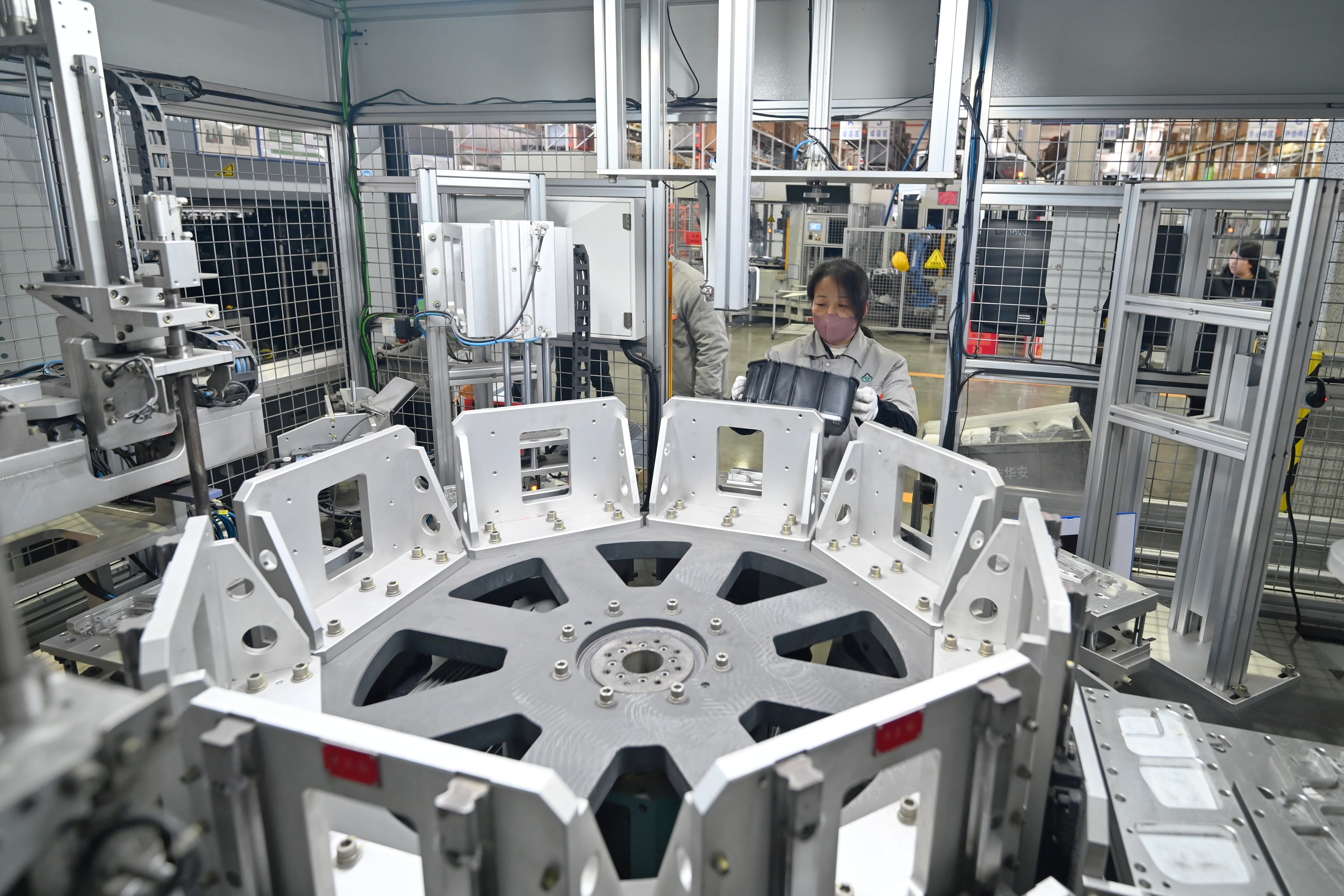 华安汽车：以“数”赋能 锻造汽车零部件智造新引擎