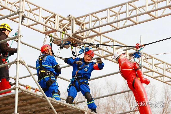 1677576383745064159_s (1)