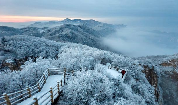河北灵寿：雪后五岳寨银装素裹宛如画