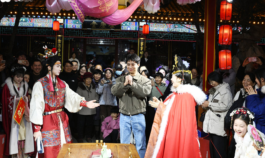 夜游荣国府 一梦入红楼