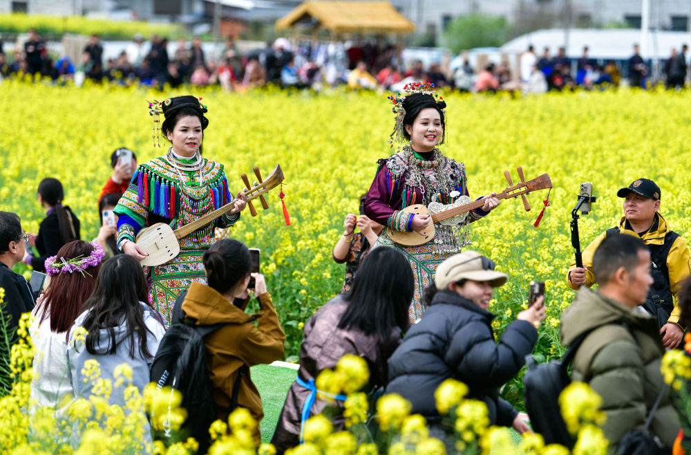 贵州榕江：花田间 秀盛装