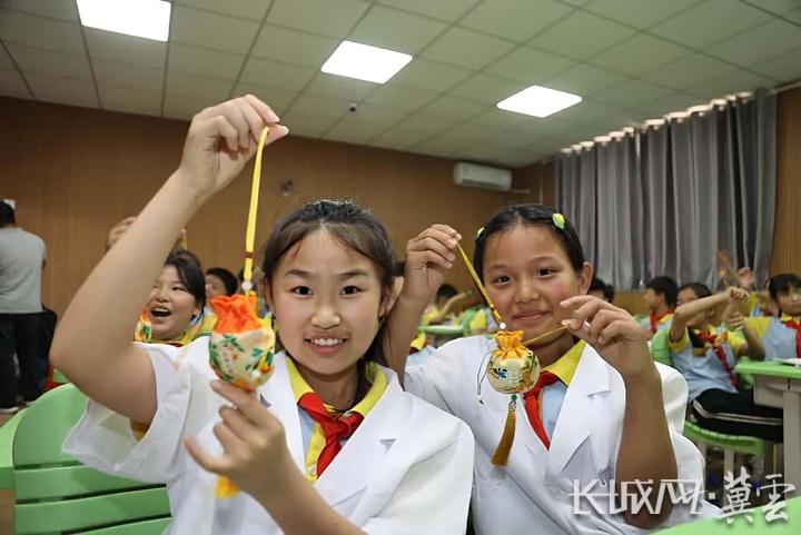 河间：中医药文化进校园