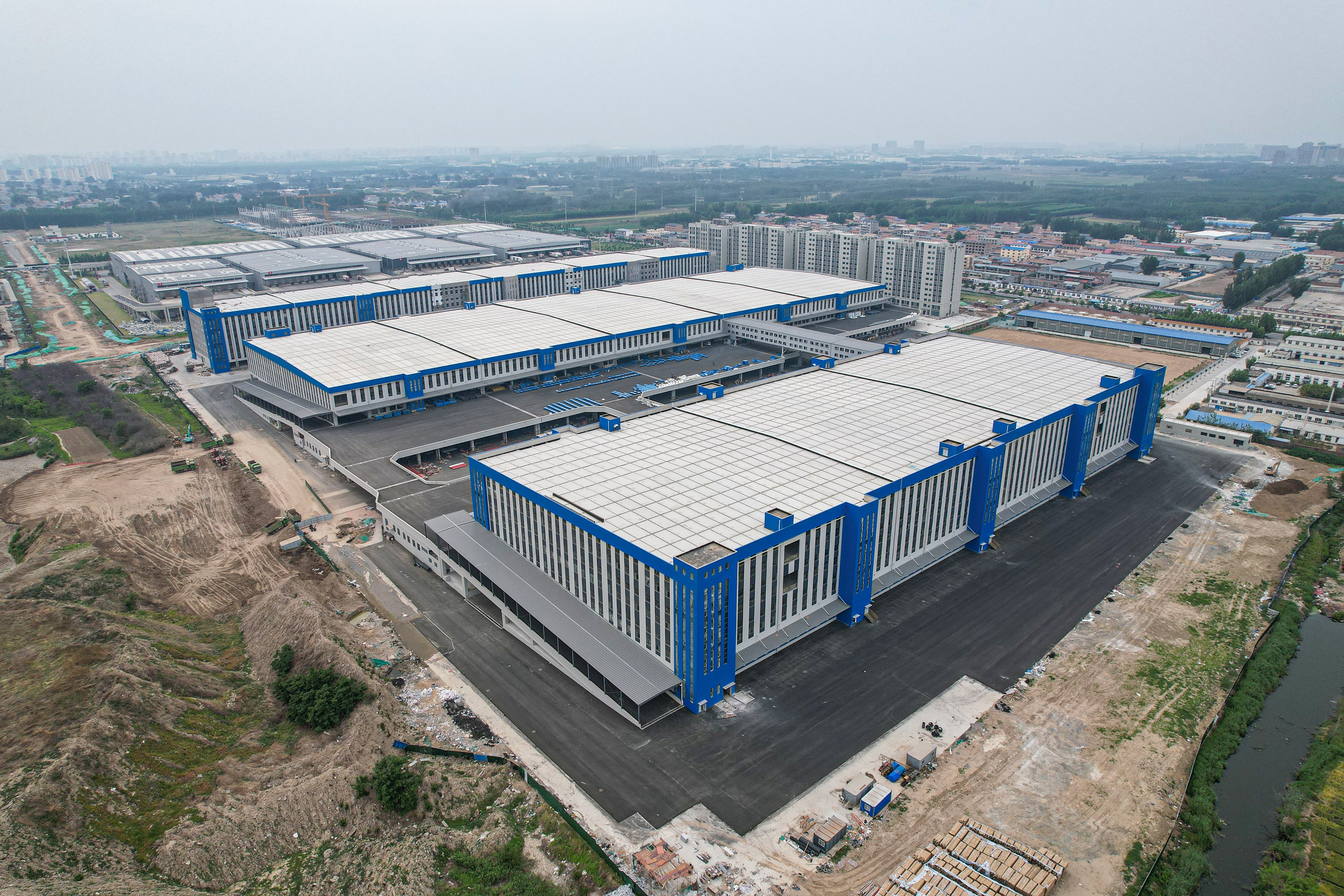 中通快递北方总部基地项目完成进度98%
