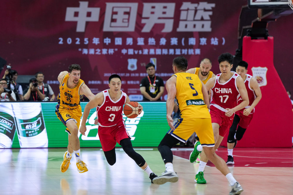 中国男篮热身赛再胜波黑队