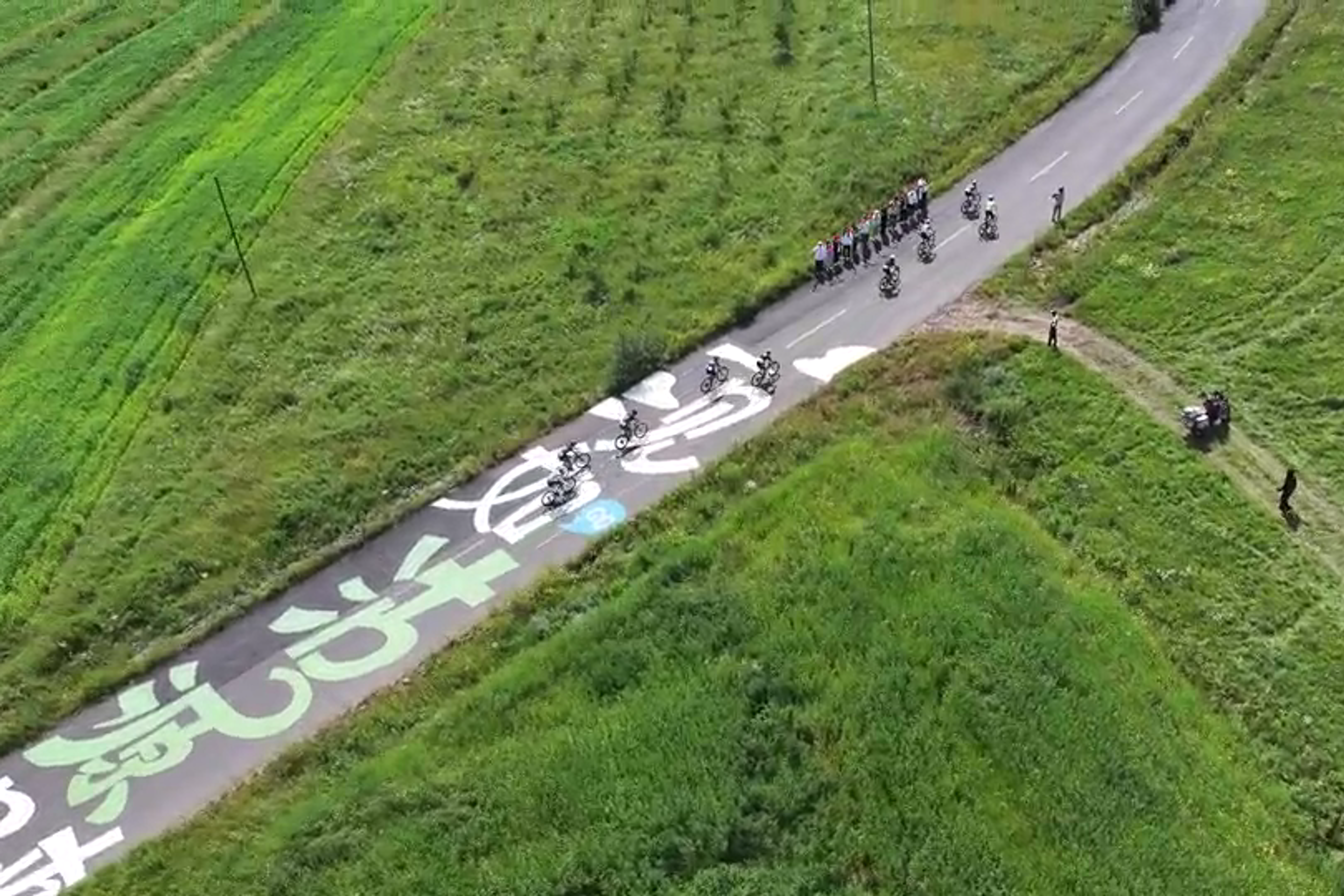 山河 “骑遇” 草原天路：把风景卷进骑行的狂欢里