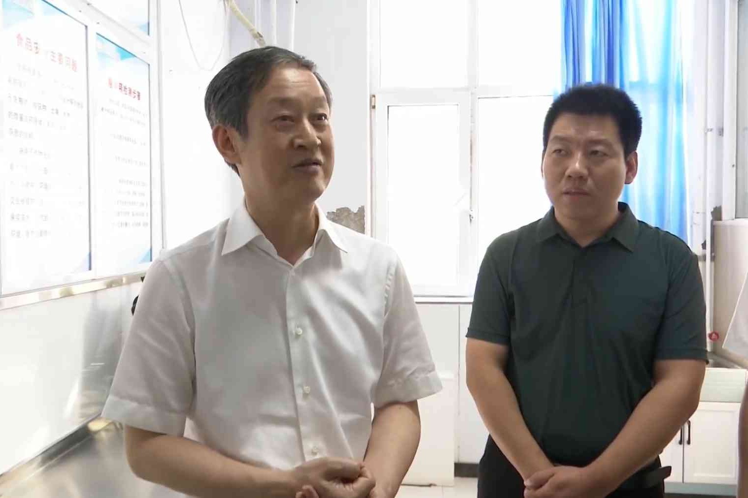 吴晓华就“校园餐”专项整治工作到桃城区 滨湖新区调研