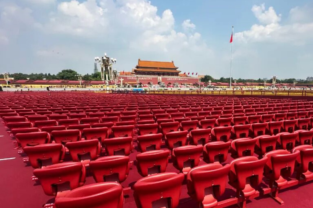 百姓看联播｜阅兵观礼座椅，有啥不一样？
