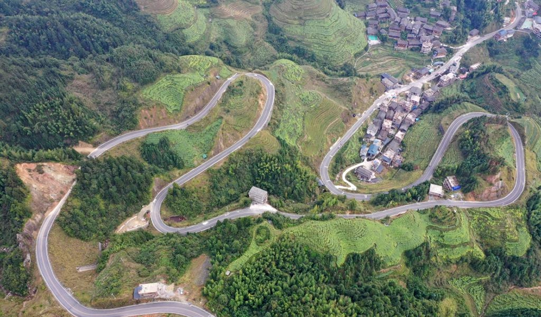 广西龙胜：大循环公路拓宽旅游发展新通途