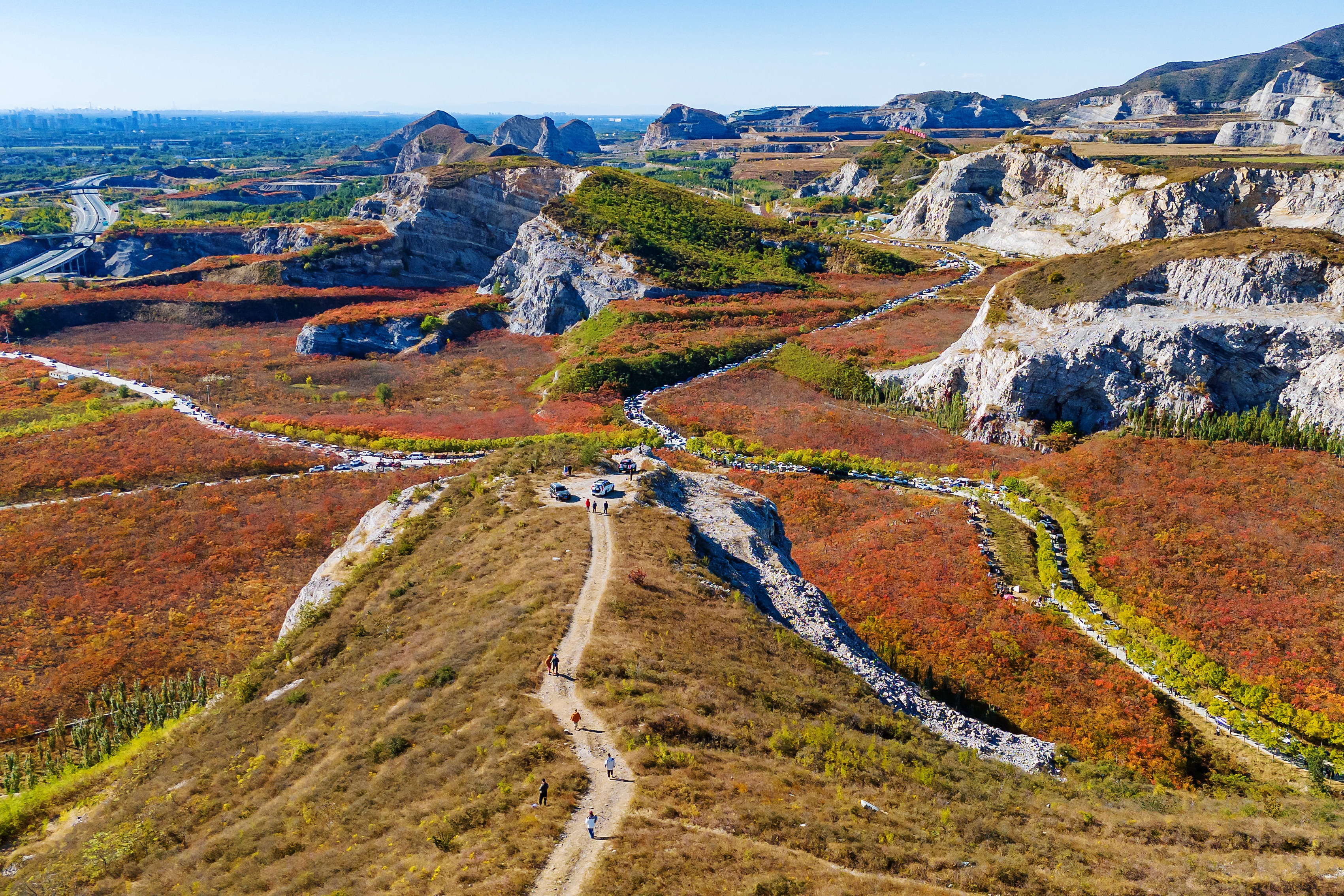 廊坊三河：红叶烂漫引客来