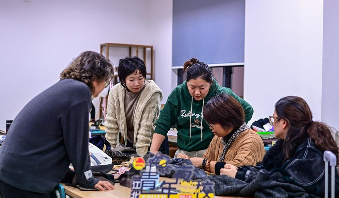 浙江宁波：“青年夜校”丰富群众业余生活