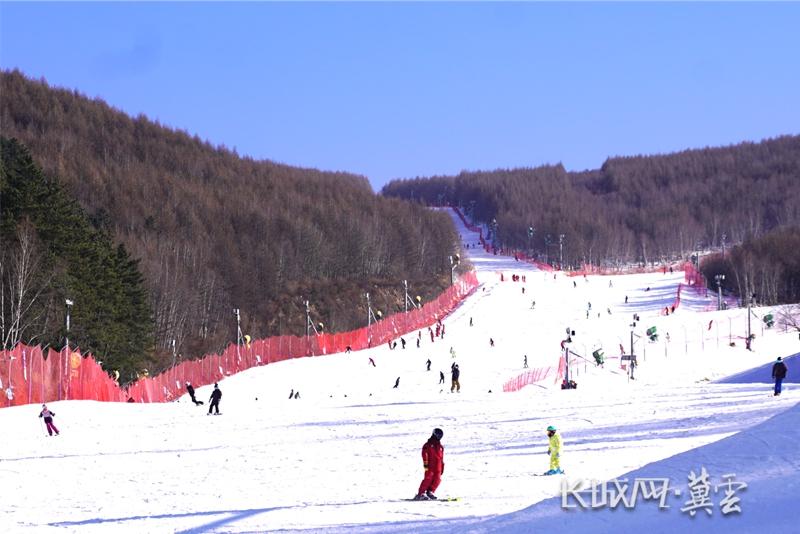 张家口崇礼新雪季首月迎客超50万人次