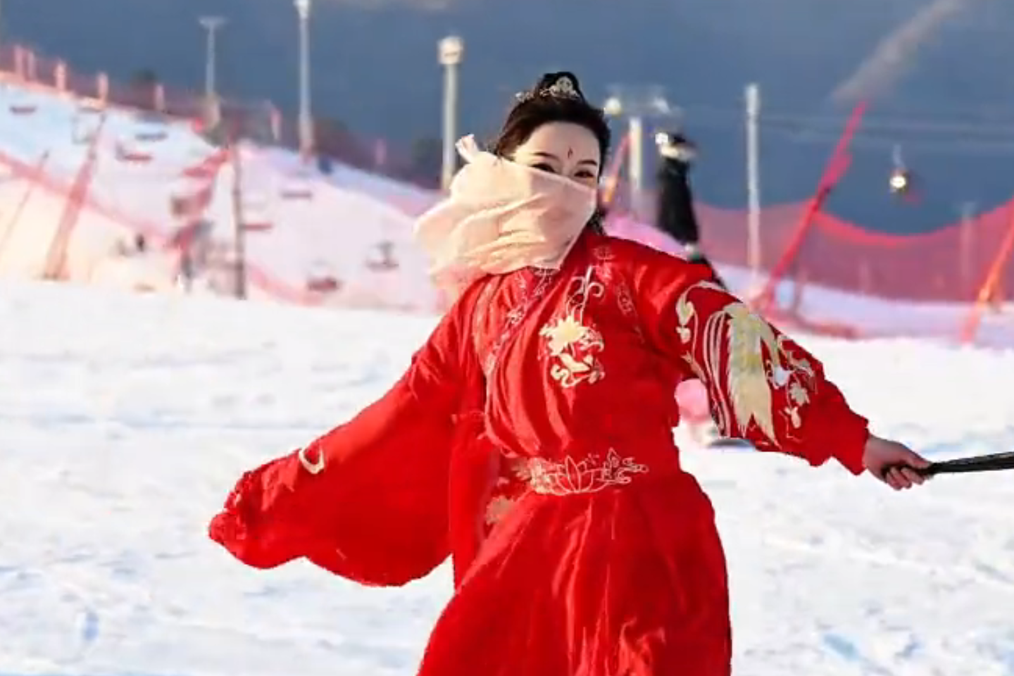 河北的冬天是动词｜穿上古装滑雪去！