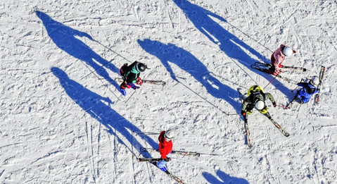 滑雪季的光影魅力