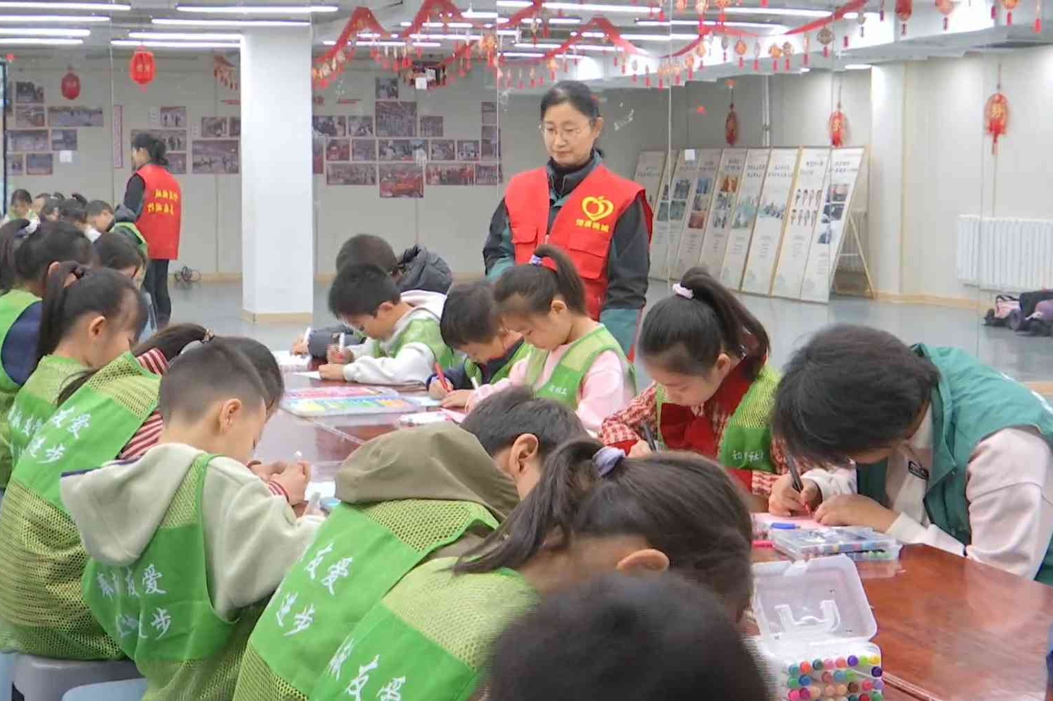 国际志愿者日：“福卡送温暖”活动助力社区文化传承