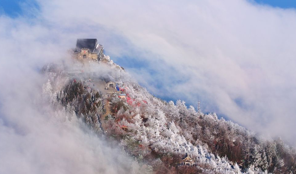 湖南衡阳：雾凇云海引游人