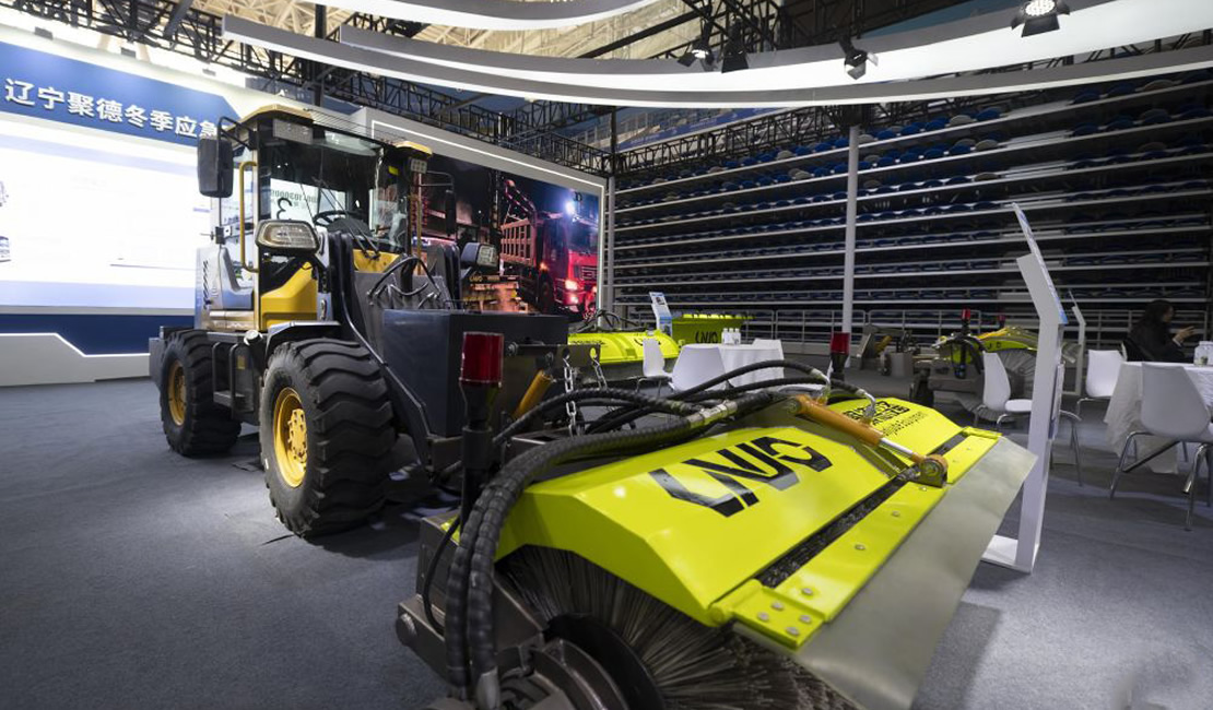 从冰博会看我国冰雪装备新成果