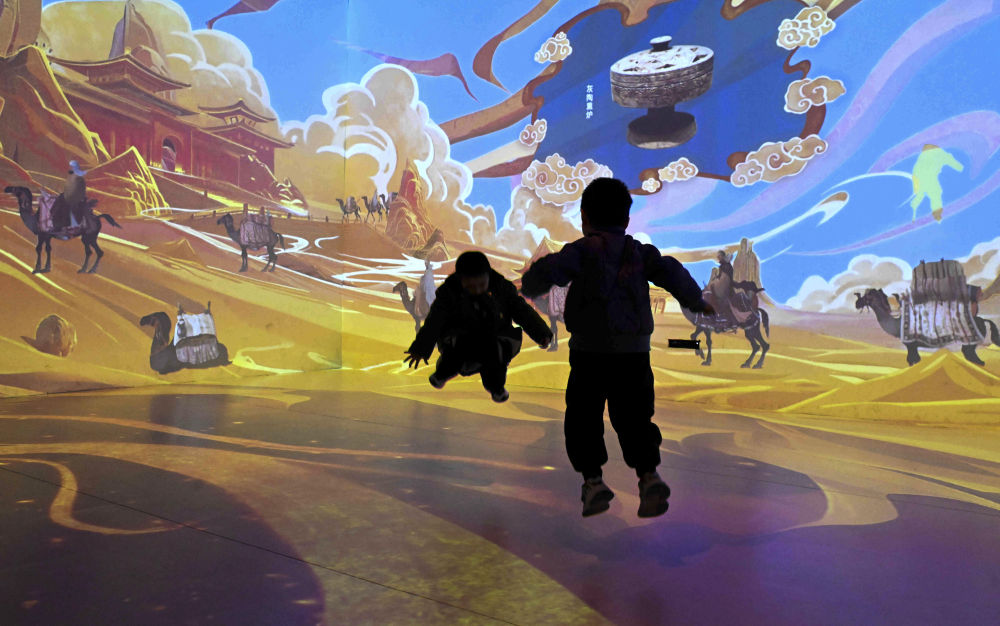 河北石家庄：数字互动体验展受青睐