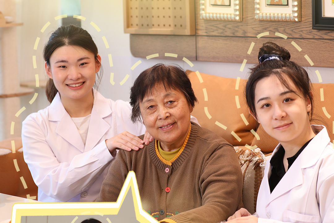 两会微短剧 | “倔”阿姨的“一键呼叫”