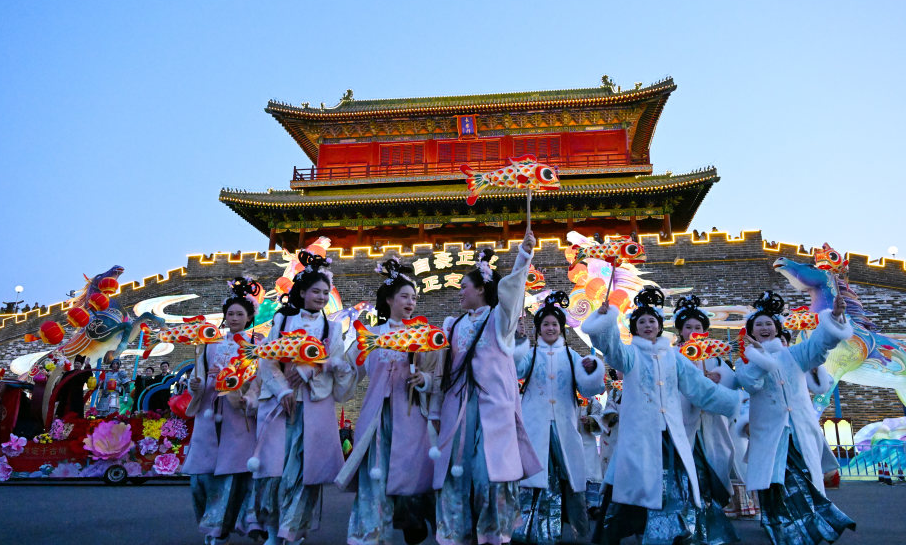 正定古城灯会开启