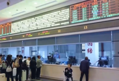 铁路开启高峰模式 多地增开夜间高铁