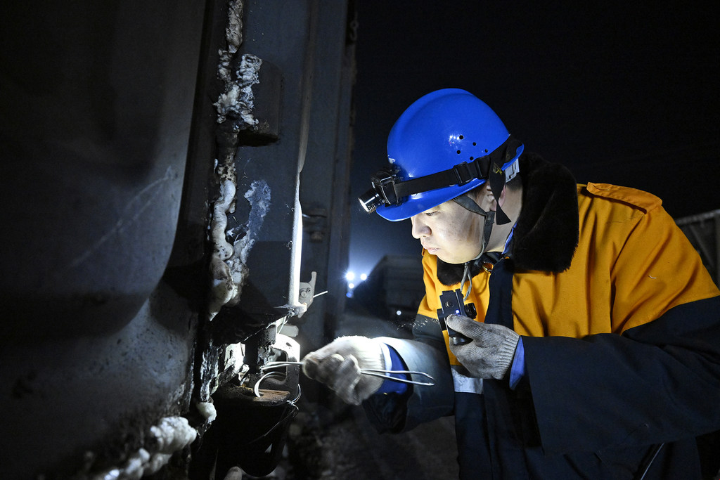 深山铁路货运员的小年夜