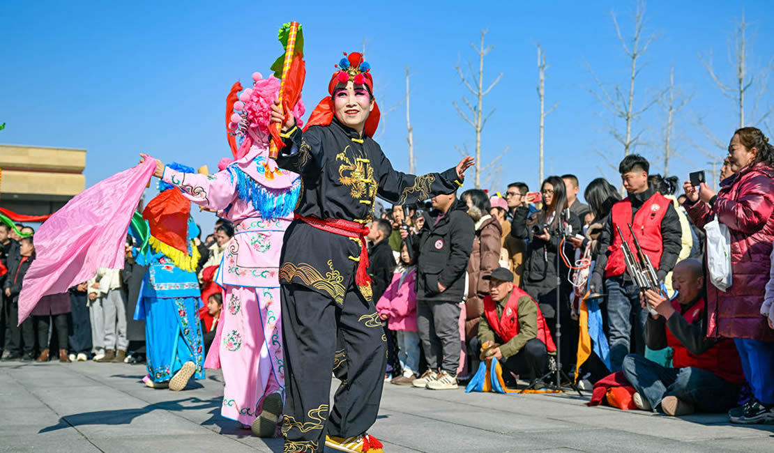 非遗展演闹新春