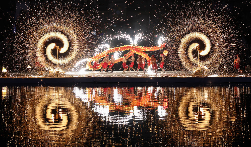 欢天喜地过大年