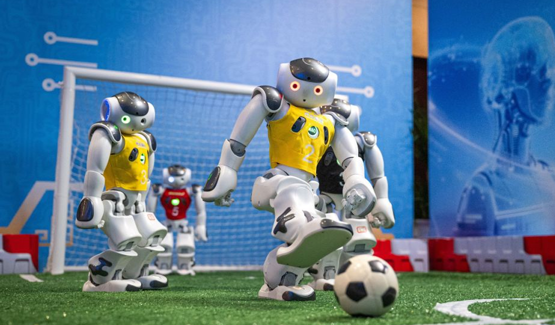 多款eVTOL航空器、人形机器人亮相武汉