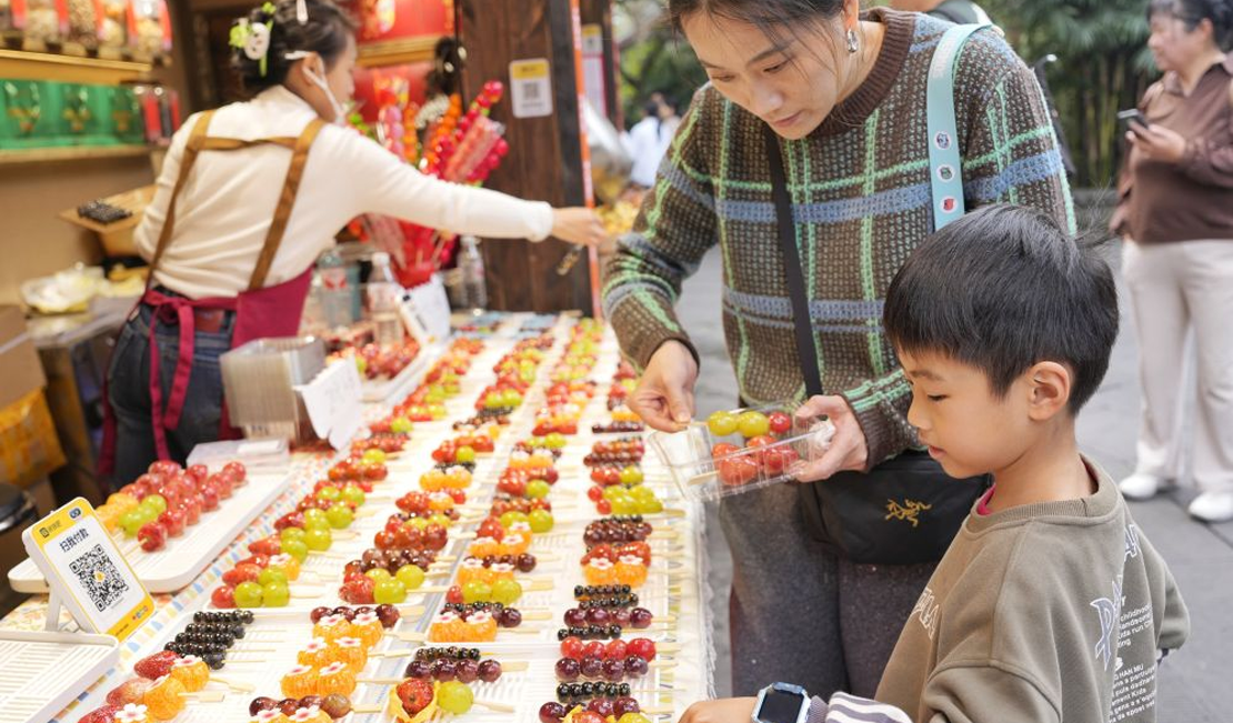 武侯祠成都大庙会引游客