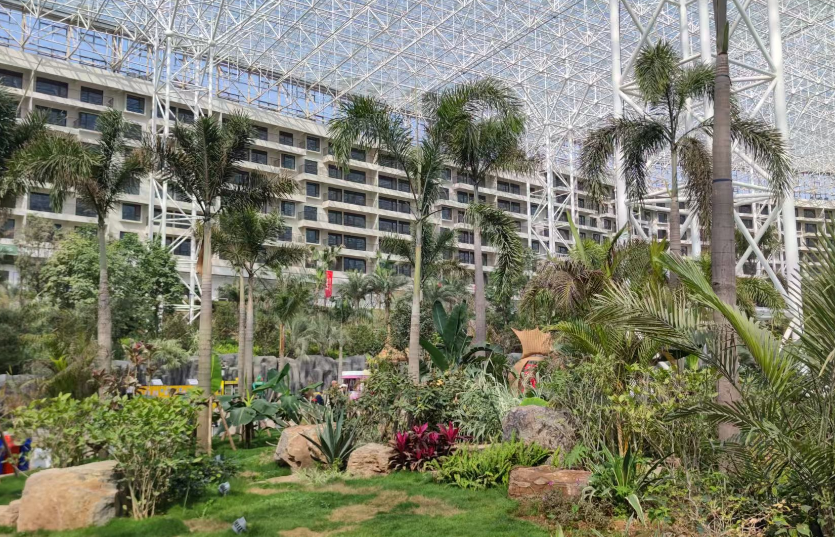 感受春意盎然 尽享自然乐趣西部长青森林康养城亲子游持续升温