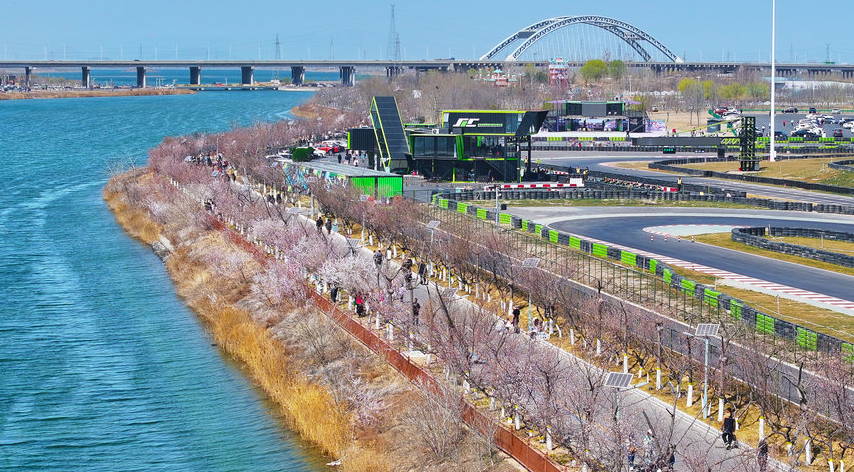 踏青赏花滹沱河