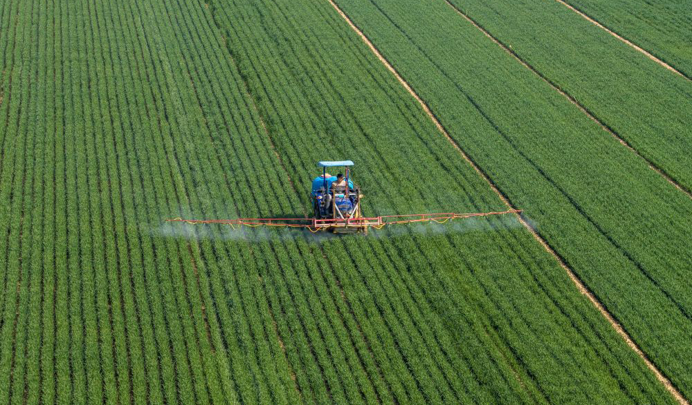 春风和煦耕作忙