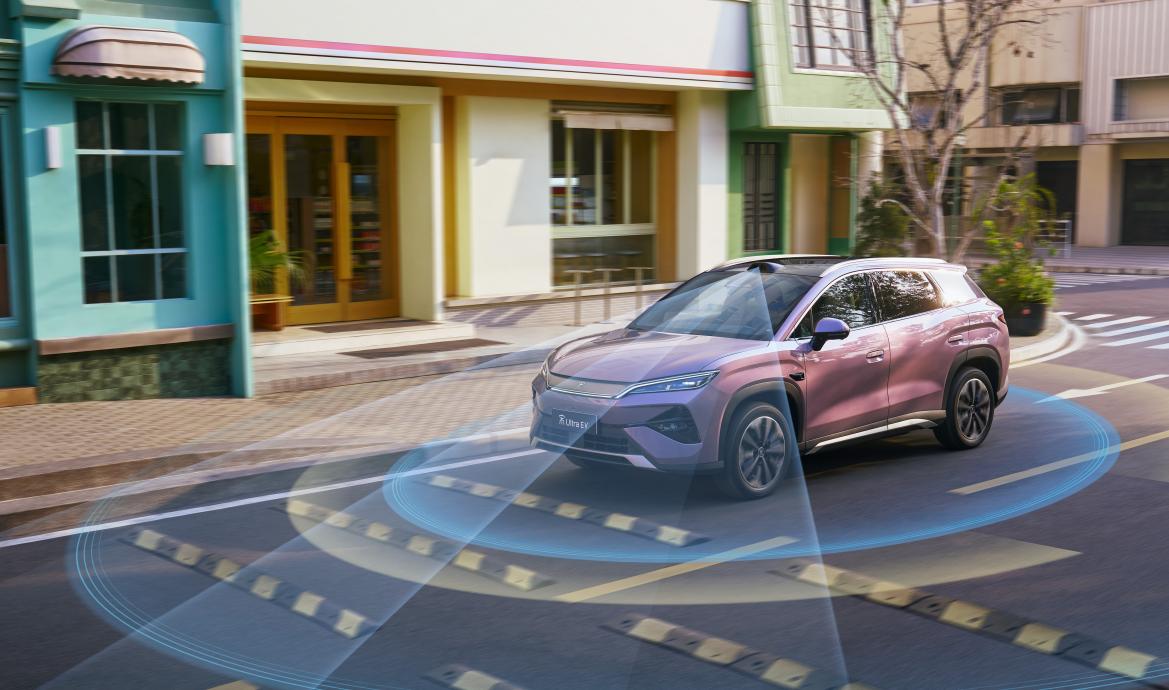 售15.19万-17.99万元，比亚迪宋Ultra EV开启B级SUV闪充时代