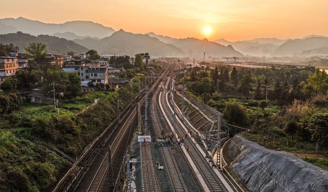 瓮马铁路南北延伸线首个站改工程顺利完成