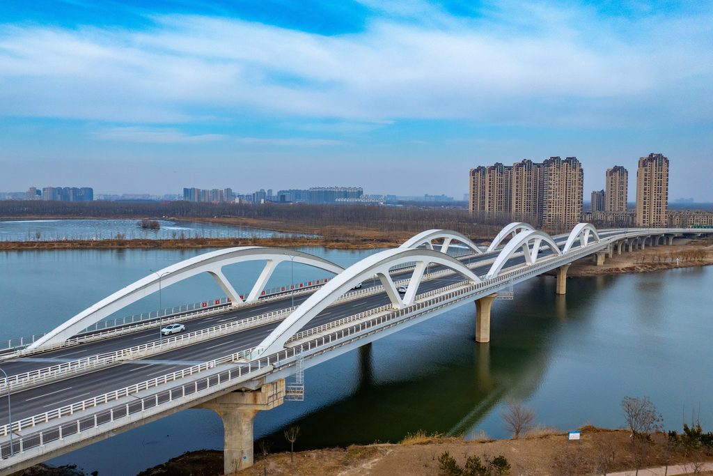 深度融入现代化首都都市圈建设，织密路网 通行畅达