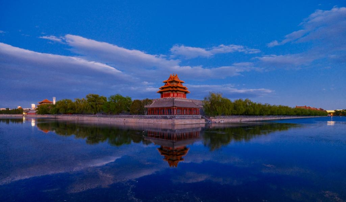 故宫角楼暮色如画