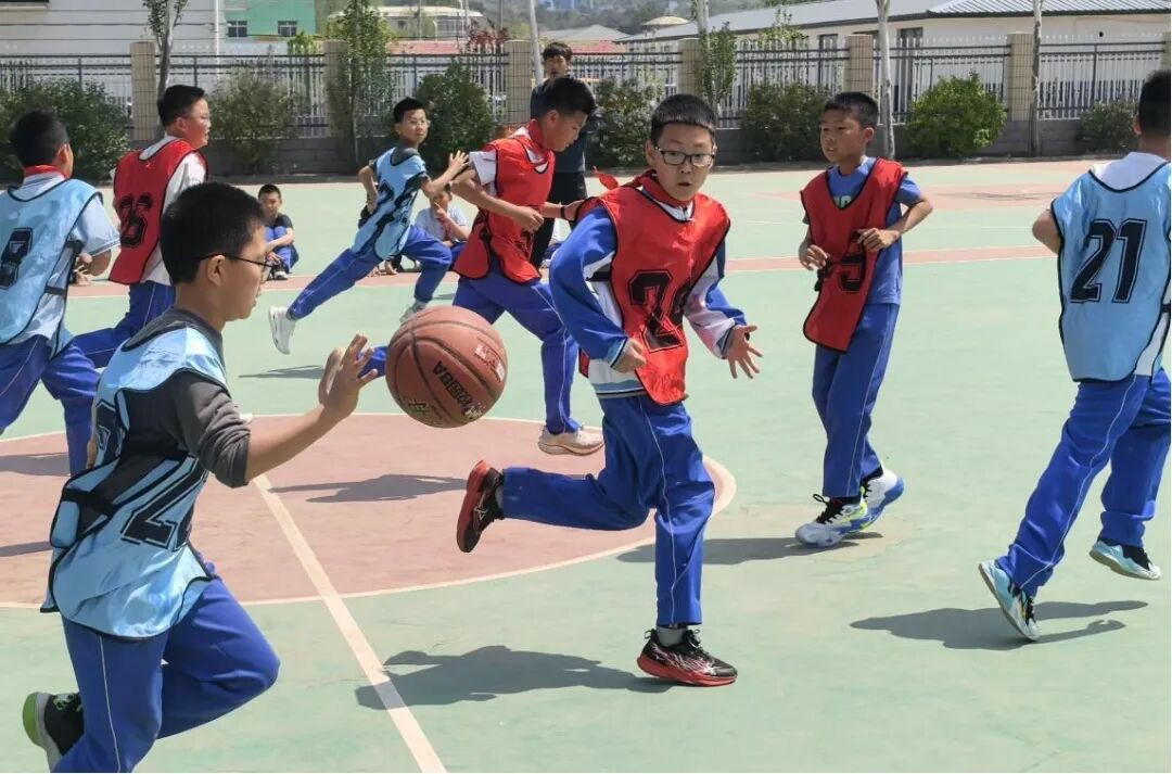 河北体彩“快乐操场”活动走进承德市丰宁满族自治县第六小学