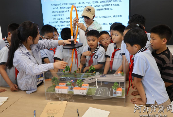 气象防灾减灾科普实验系列课程助力校园安全教育