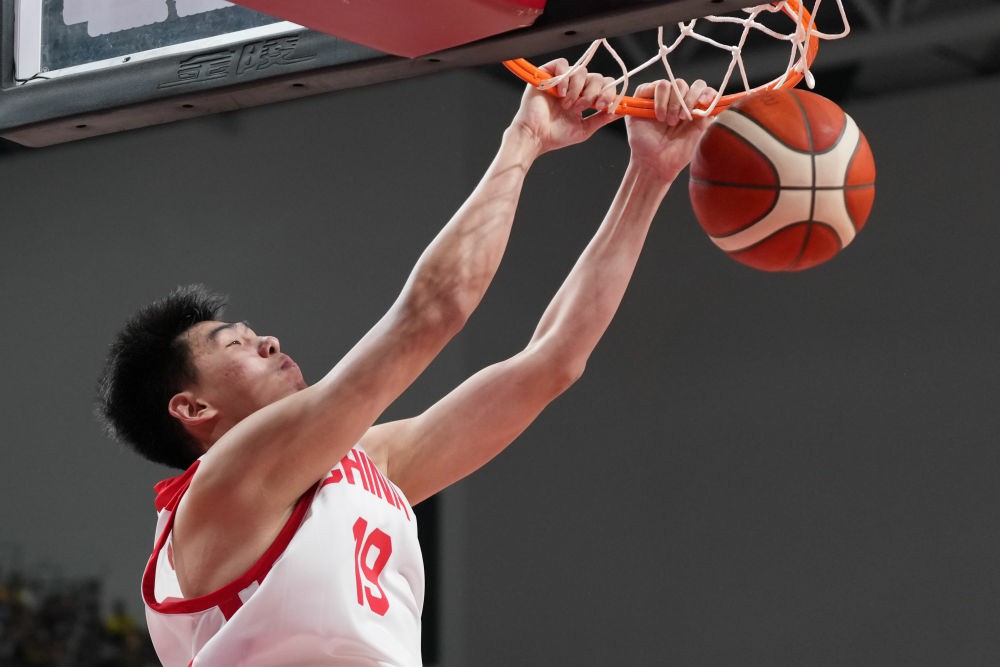 中国男篮热身赛险胜塞尔维亚FMP俱乐部