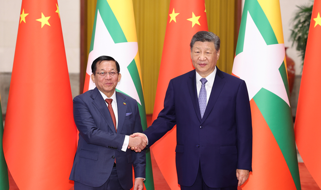 习近平同缅甸总统敏昂莱会谈