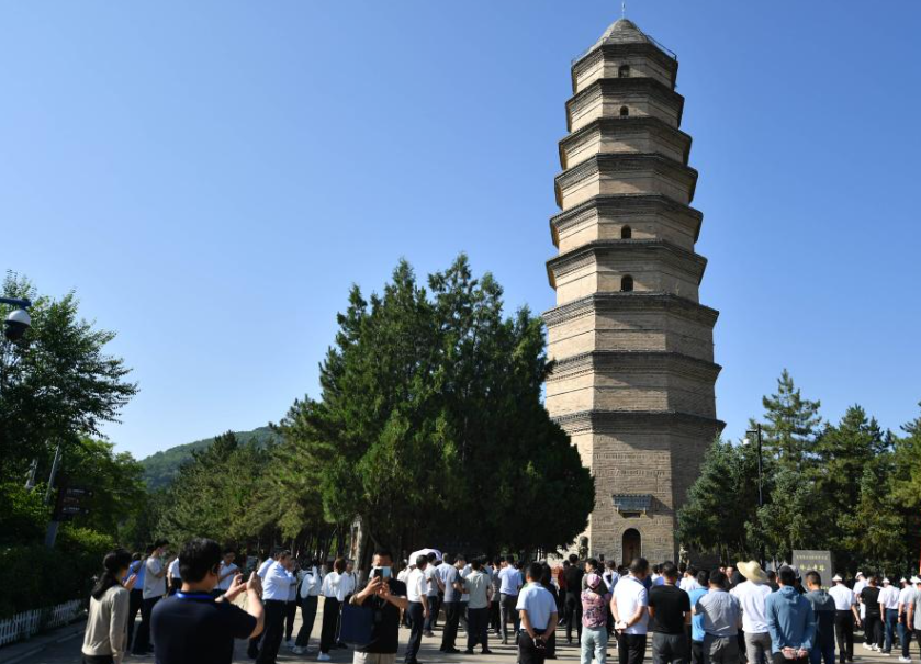 伟大征程丨党的七大：把毛泽东思想写在党的旗帜上