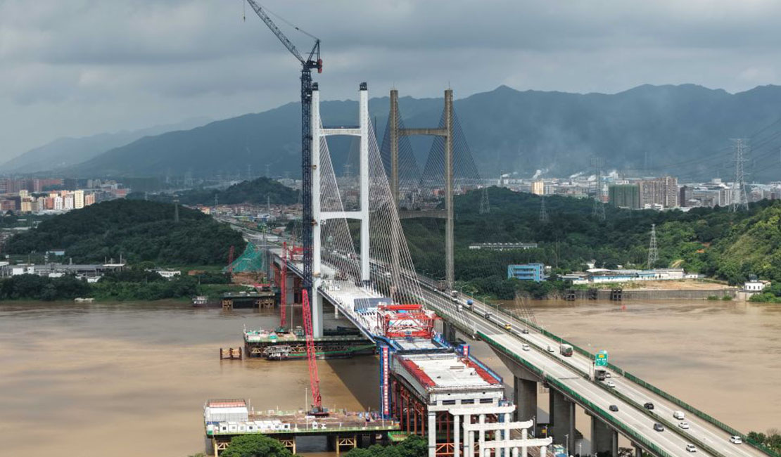 广肇高速新建金马大桥合龙