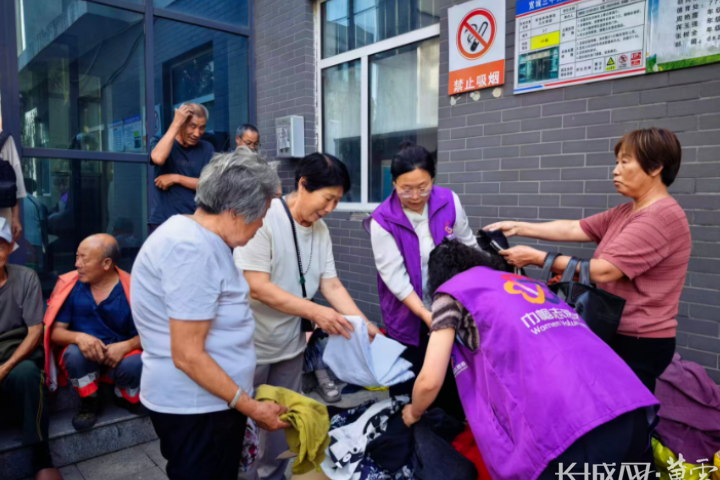防汛第一线丨风雨夜涉水救人，安置点一个不落——承德宽城三中转移安置点见闻