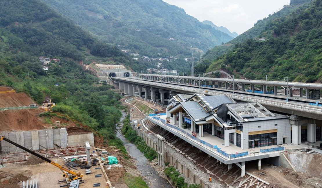 渝昆高铁昭通段车站建设进展顺利
