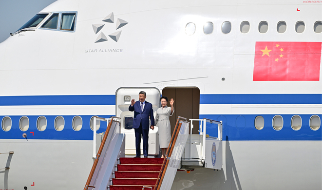 习近平抵达比什凯克出席2026年上海合作组织峰会并对吉尔吉斯斯坦进行国...